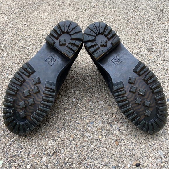 Dr.Marten’s Rometty Platform Chelsea Boot ( 8 US - RUN LARGE! close to EU 41 ) - Picture 6 of 7